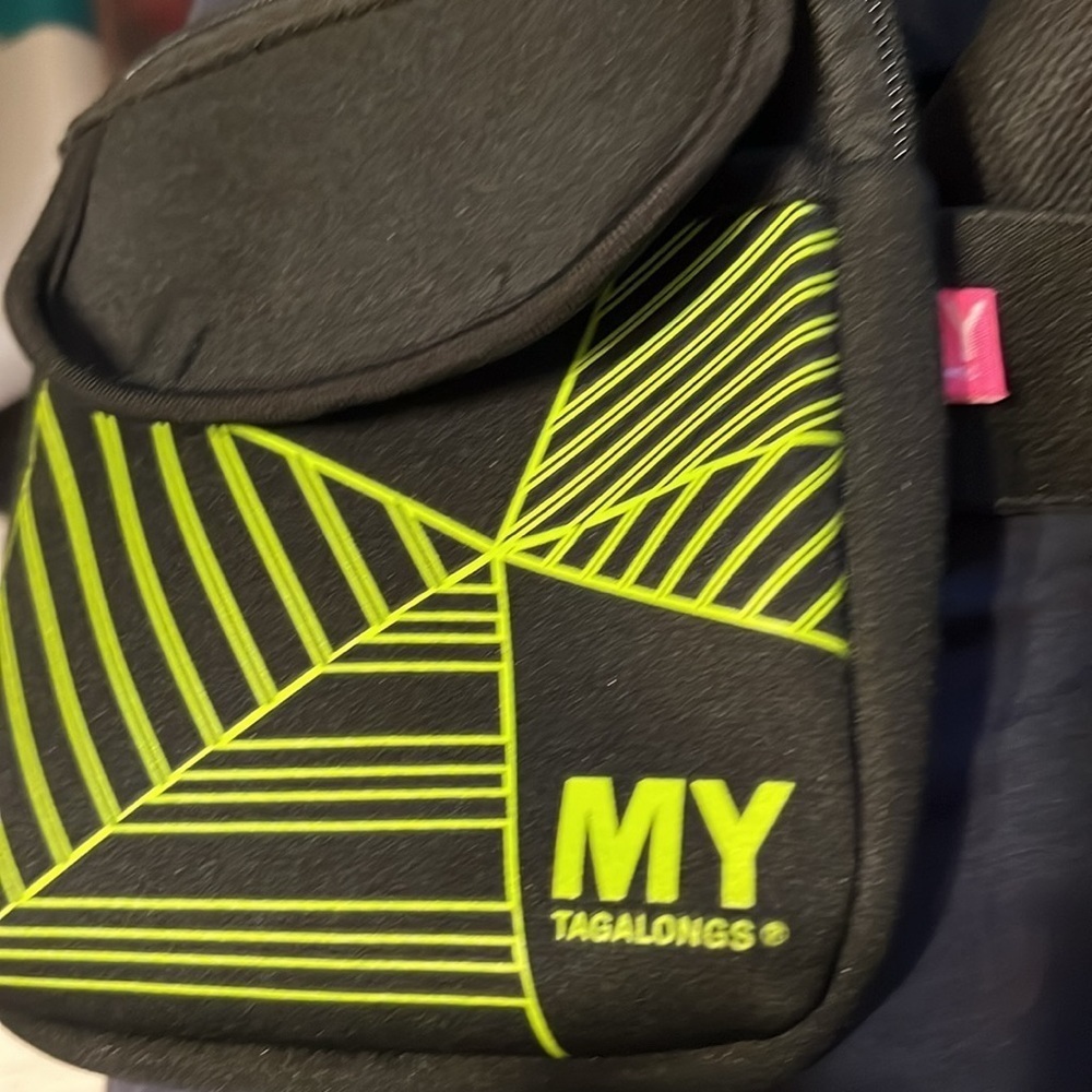 MY Tagalongs neoprene fanny/hipster pouch adjustable elastic belt black & green - Picture 3 of 8